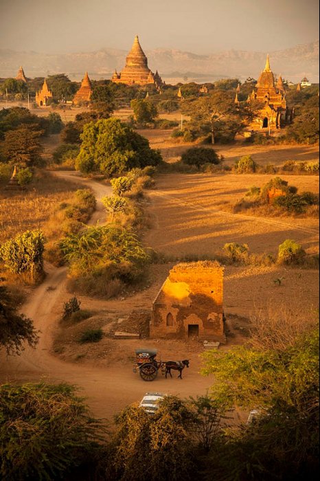 Burma - Myanmar - Bagan - Shwe San Daw Paya