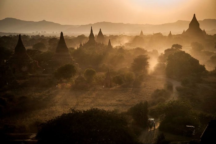 Burma - Myanmar - Bagan - Shwe San Daw Paya